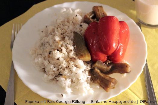 Paprika mit Reis-Obergin-Füllung — Menü