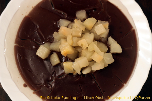 Bio Schoko Pudding mit Misch-Obst – Nachspeise