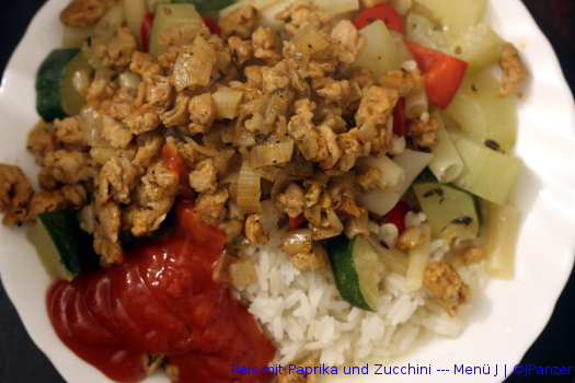 Reis mit Paprika und Zucchini