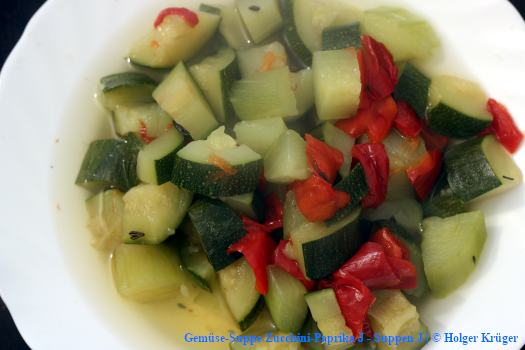 Gemüse-Suppe Zucchini-Paprika