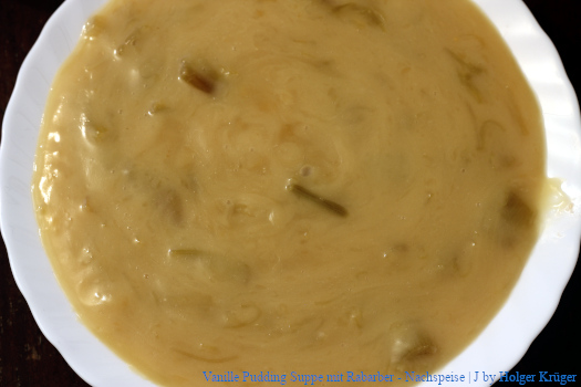 Vanille Pudding Suppe mit Rabarber – Nachspeise | J